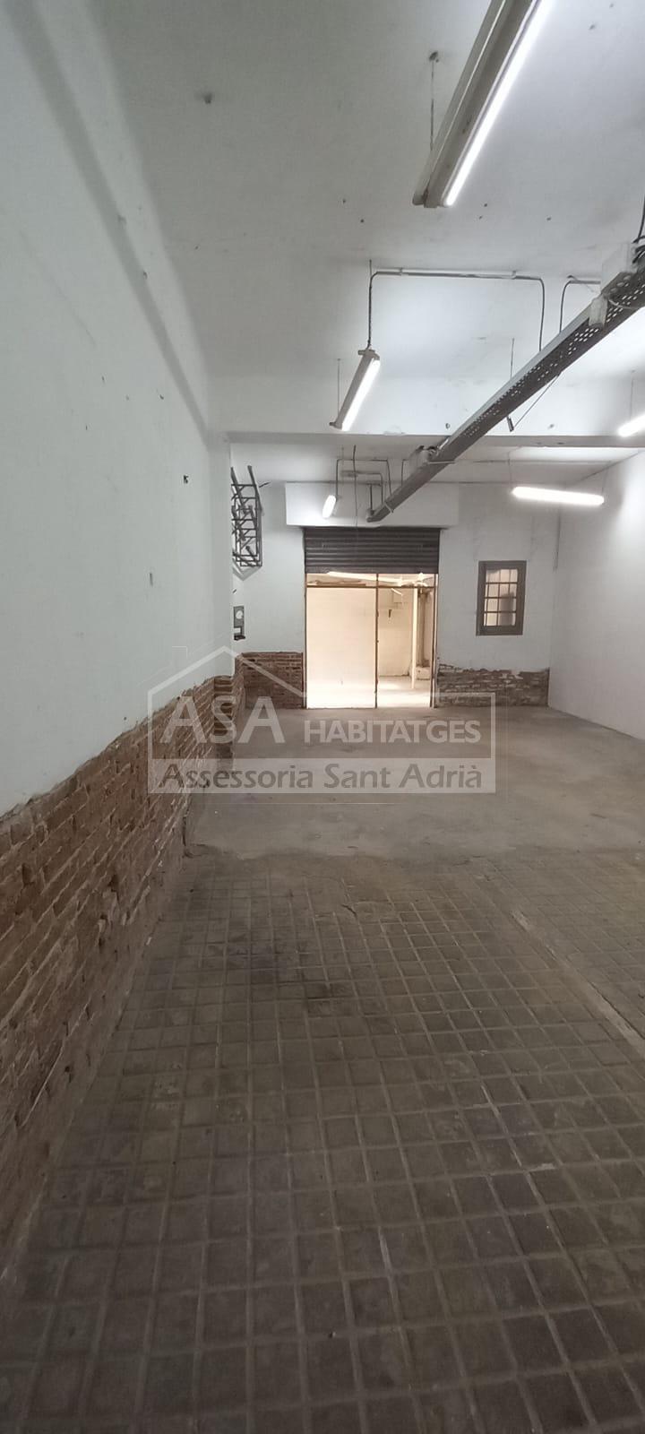 Venta de local comercial en Sant Adrià de Besòs