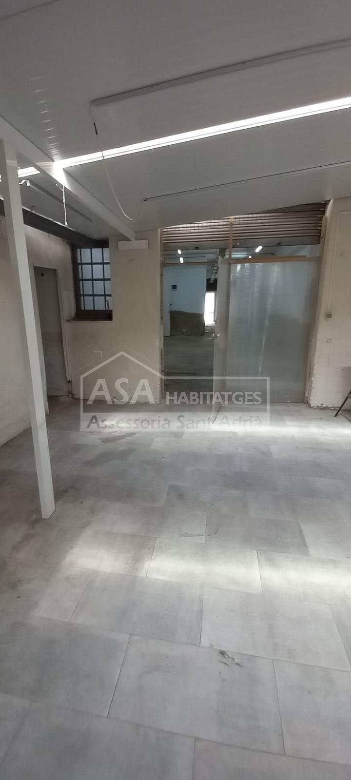 Venta de local comercial en Sant Adrià de Besòs