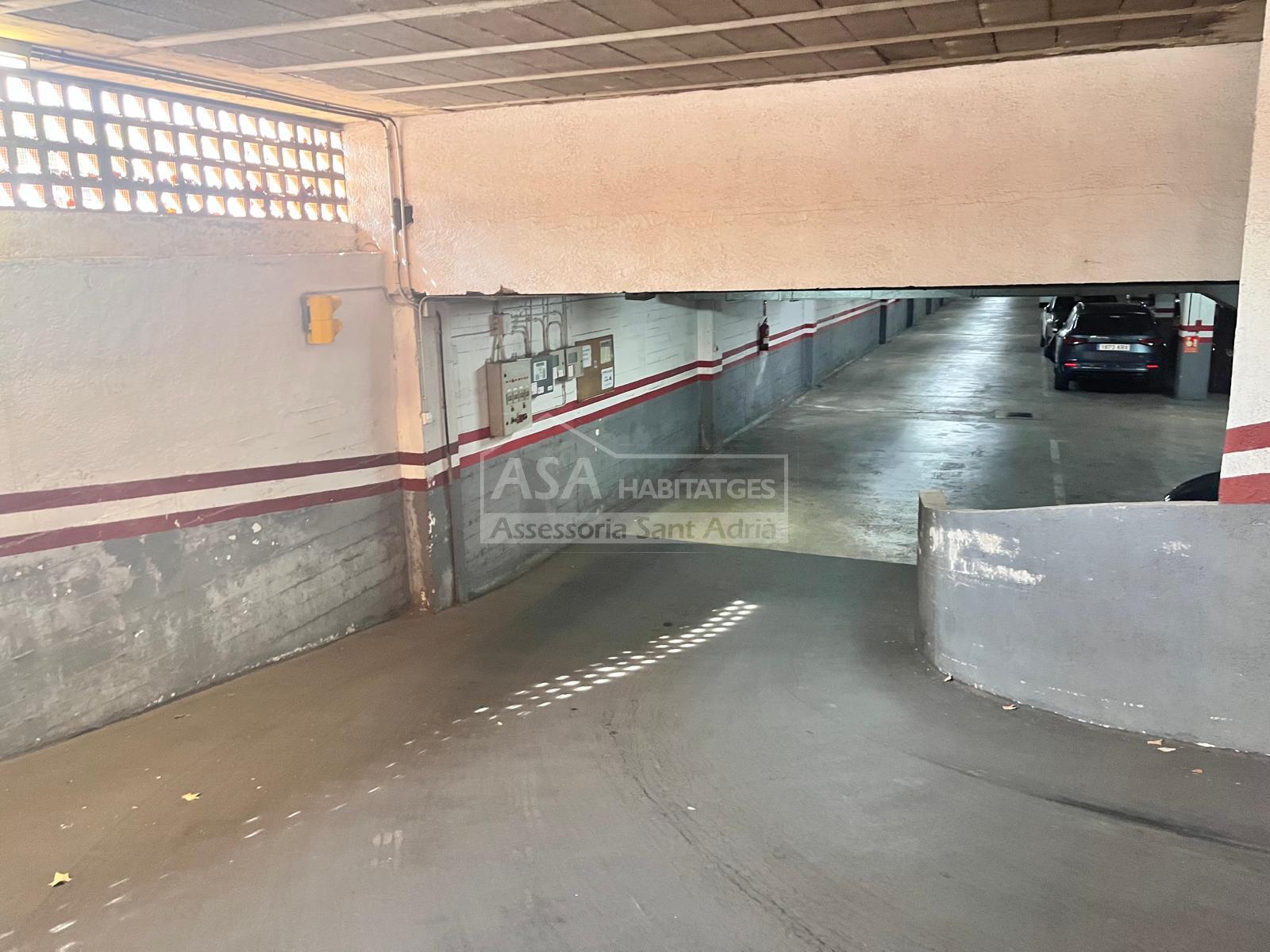 Venta de garaje en Sant Adrià de Besòs