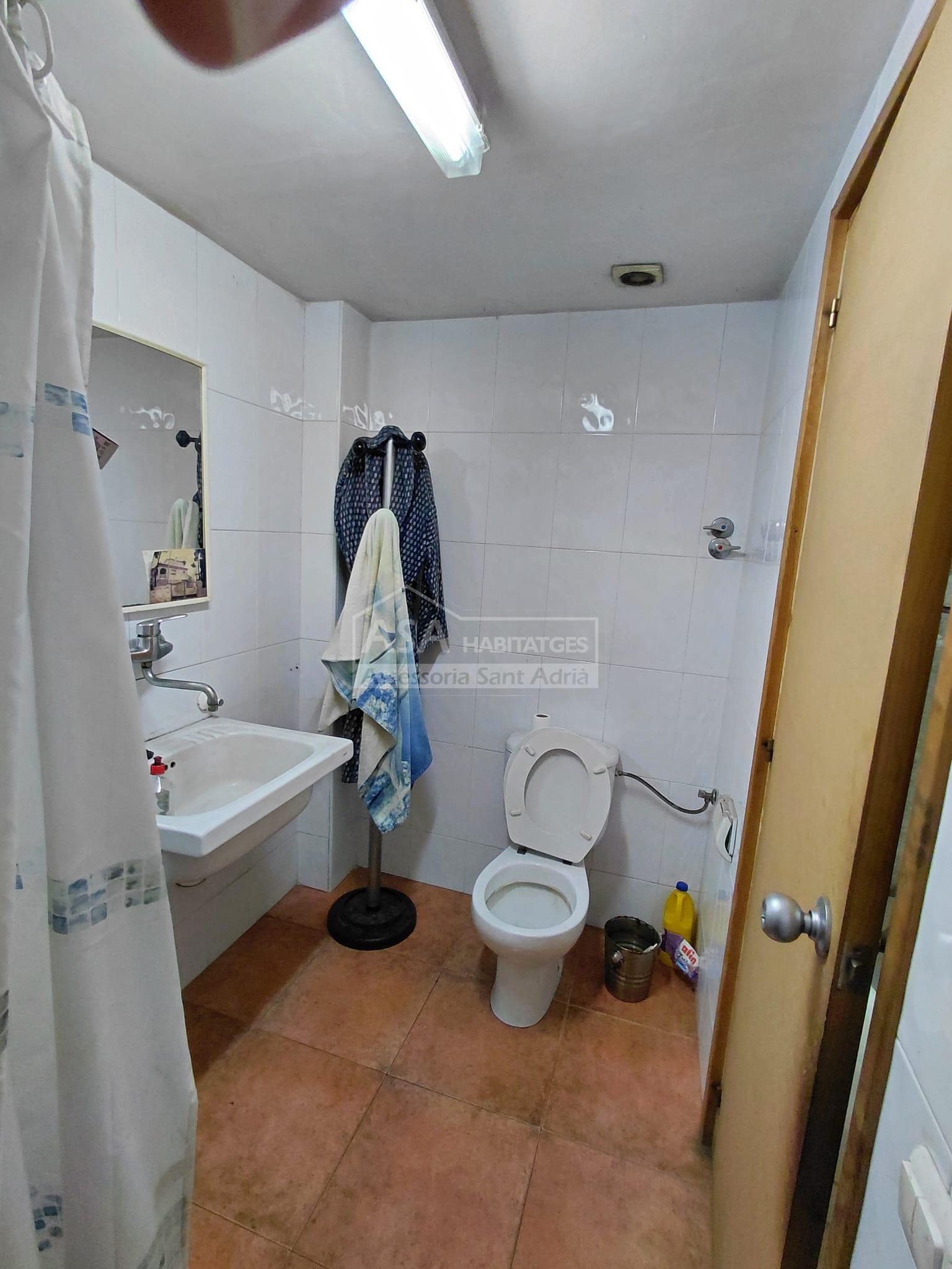 Venta de nave en Badalona