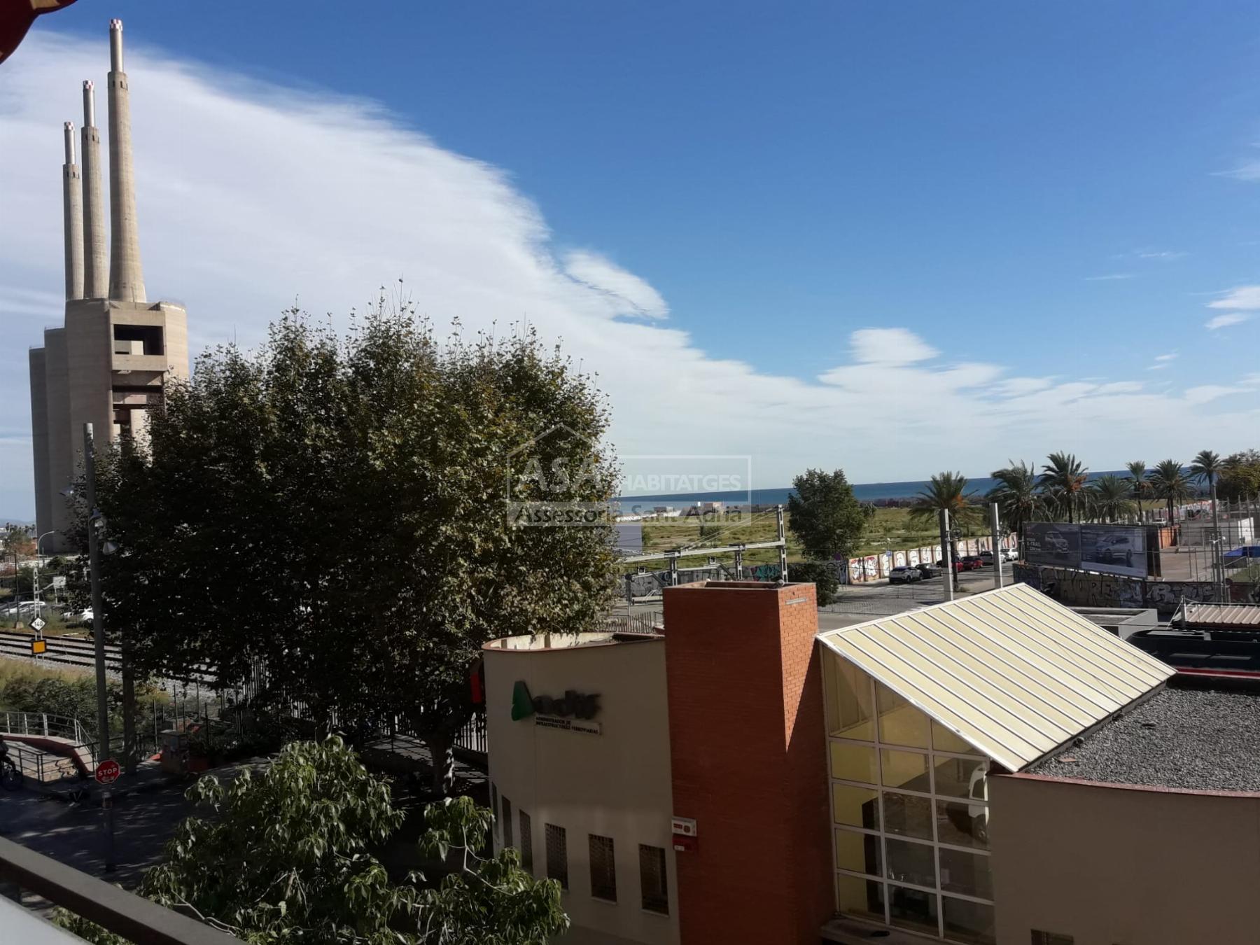 Venta de nave en Badalona