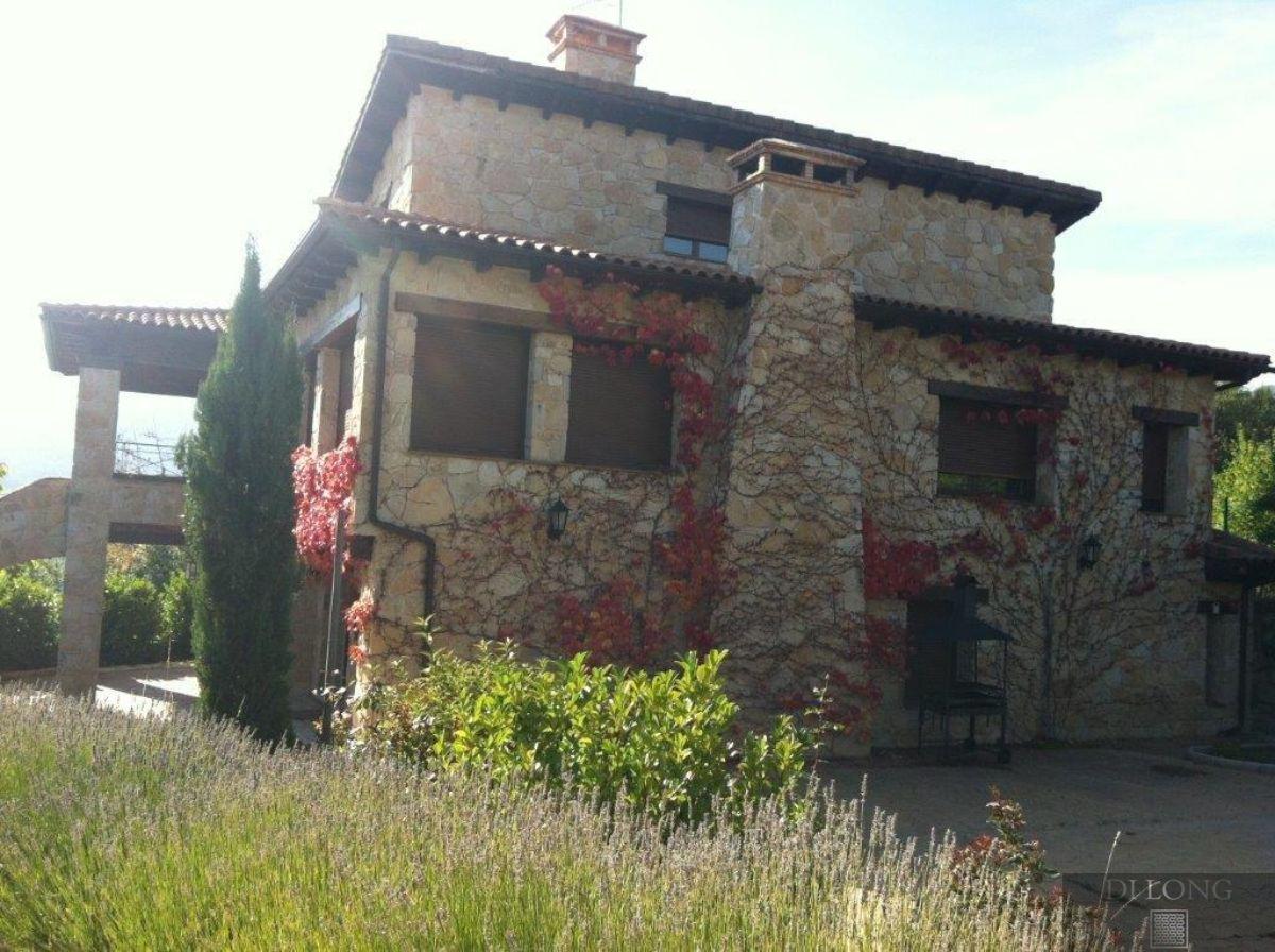 For sale of chalet in Madrid