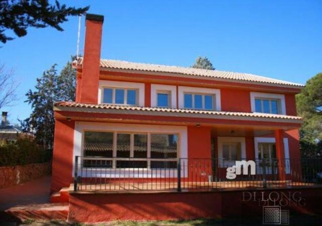 For sale of chalet in Madrid