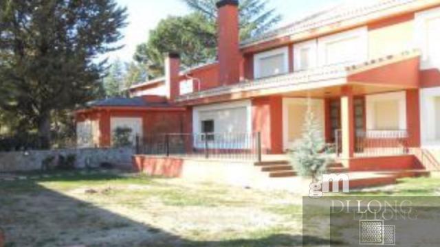 For sale of chalet in Madrid