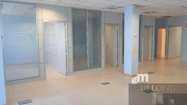 For sale of office in Madrid