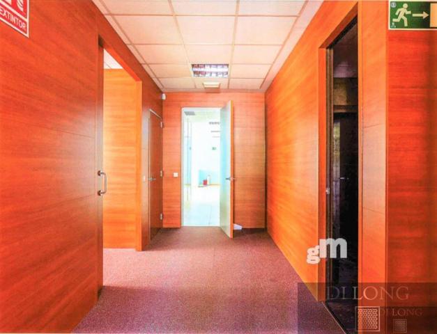 For sale of office in Madrid