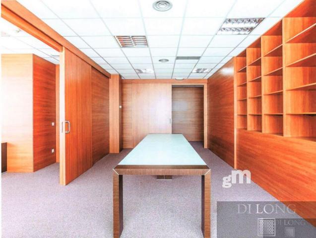 For sale of office in Madrid