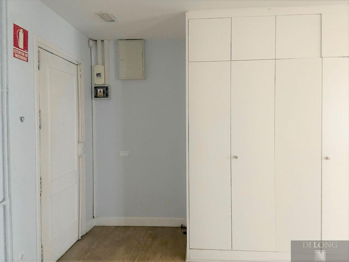 For sale of flat in Madrid