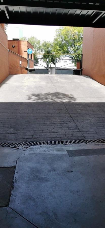 For rent of garage in Madrid
