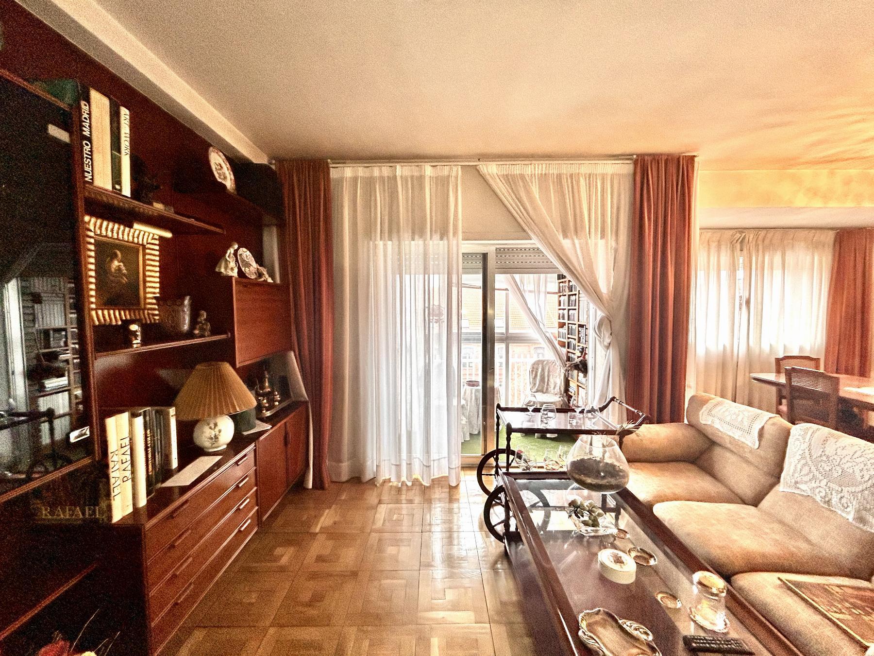 For sale of flat in Madrid