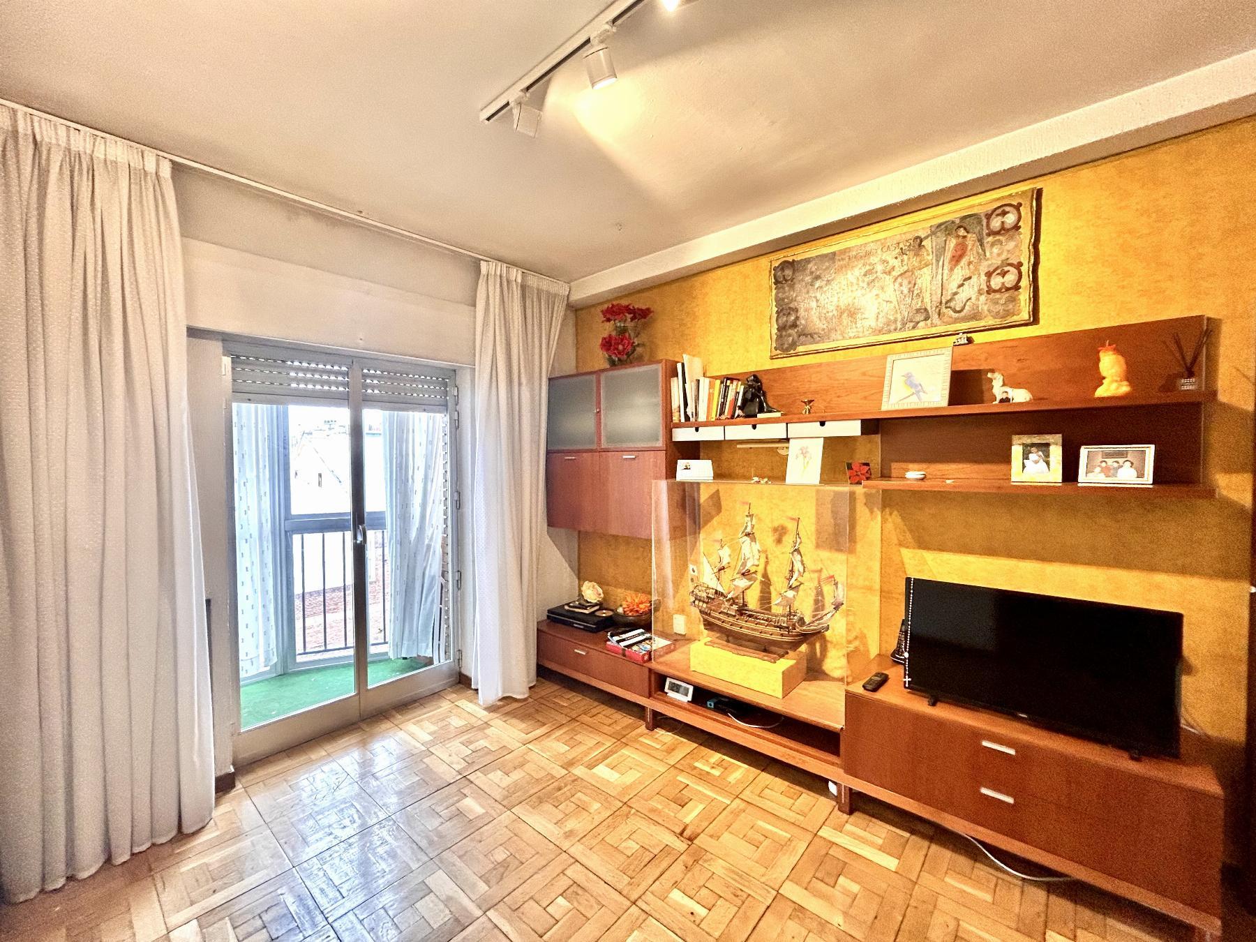 For sale of flat in Madrid
