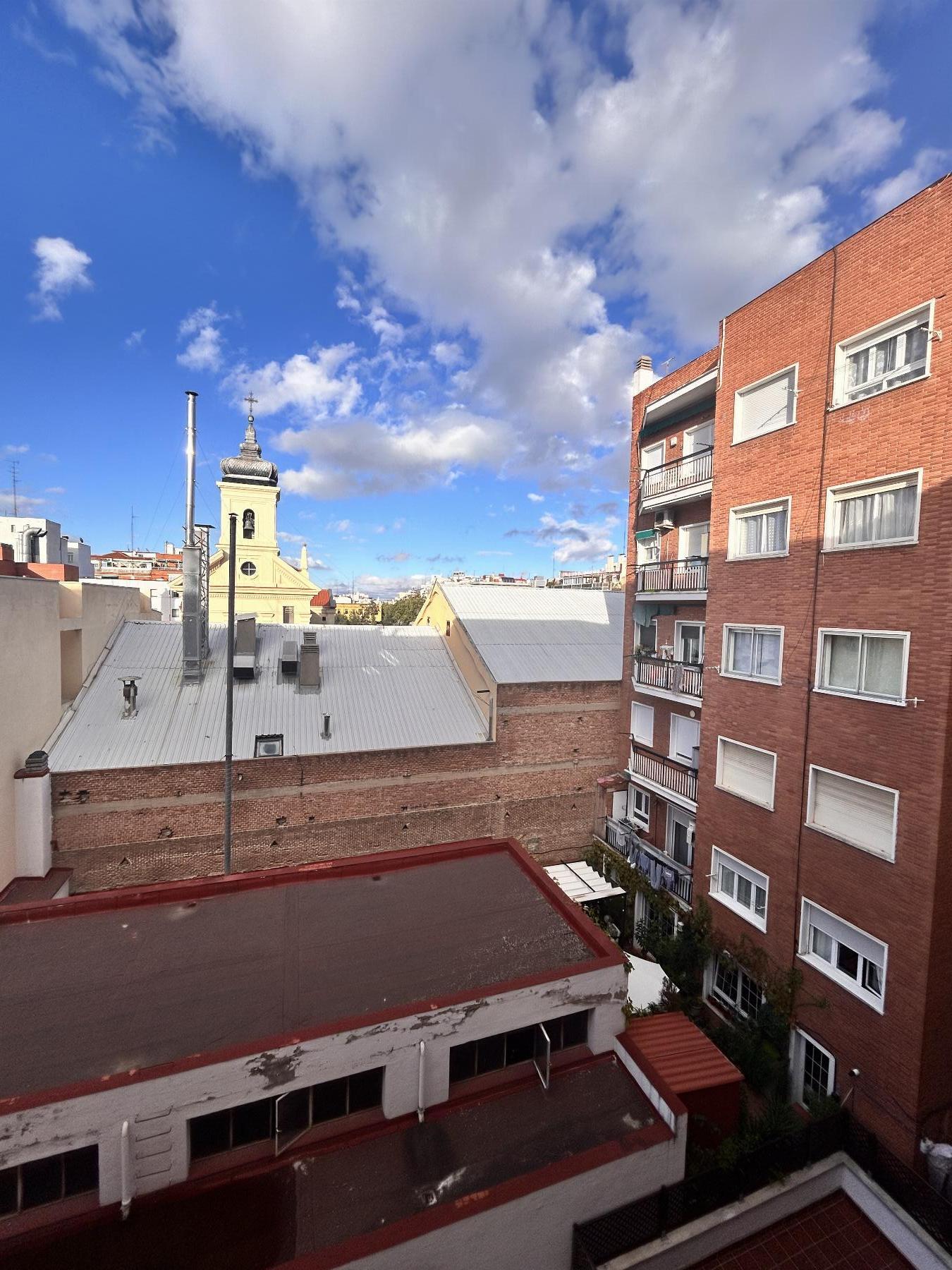 For sale of flat in Madrid