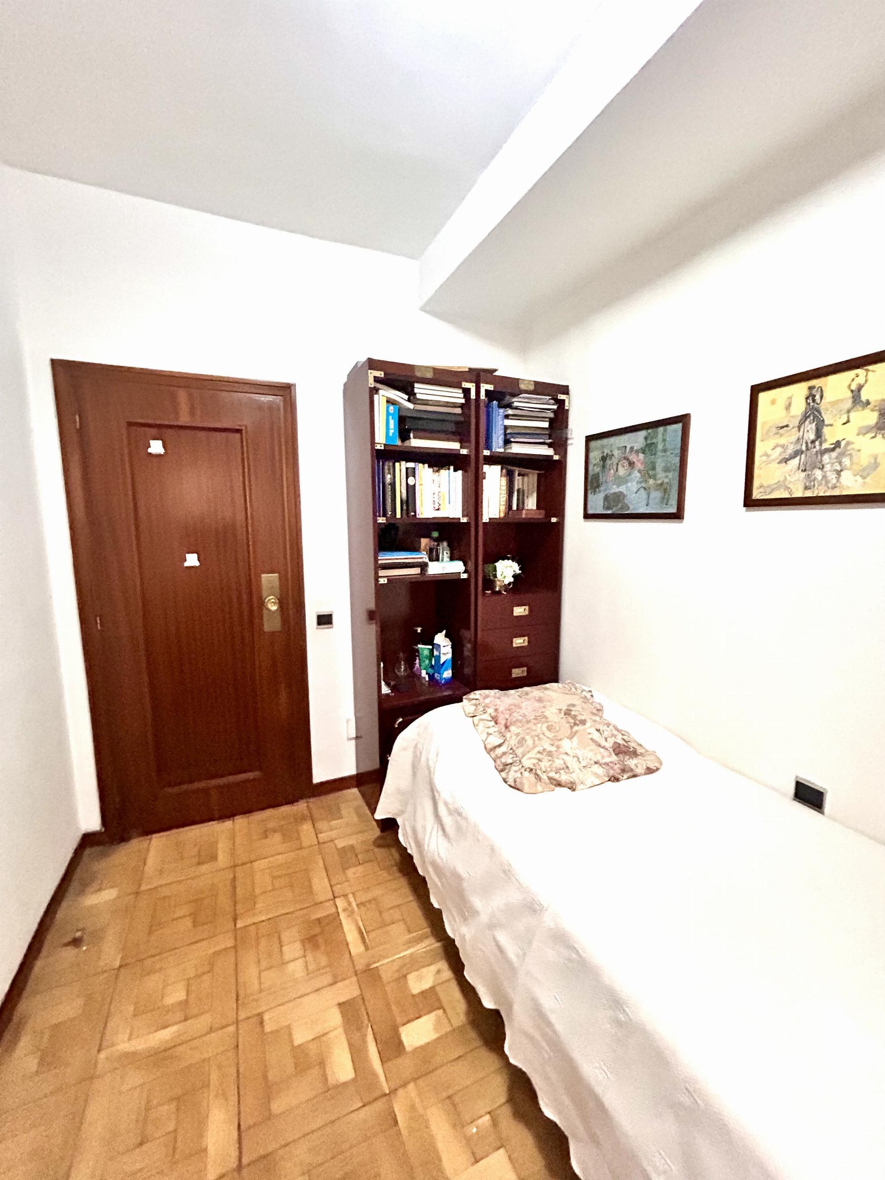 For sale of flat in Madrid