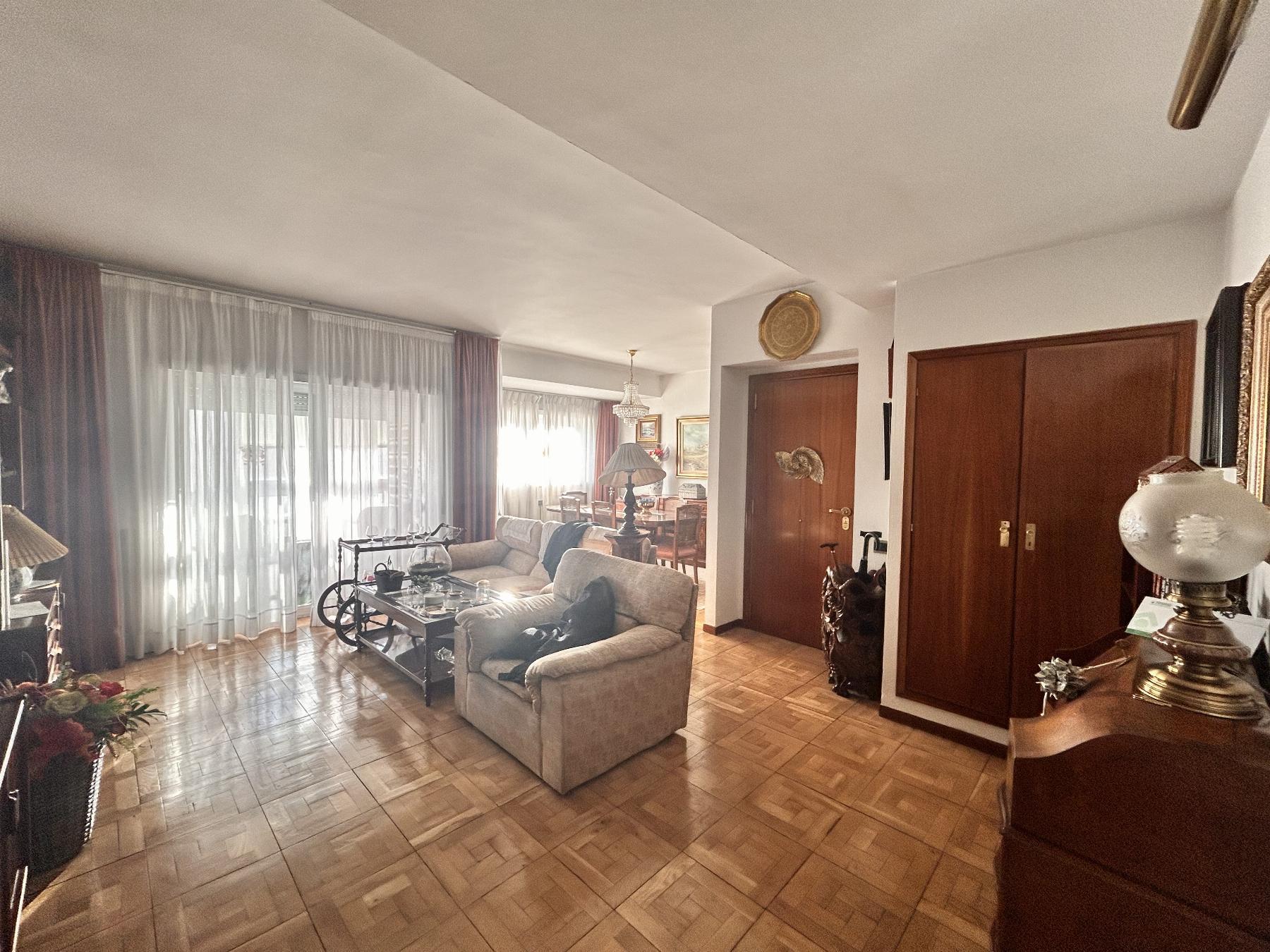 For sale of flat in Madrid