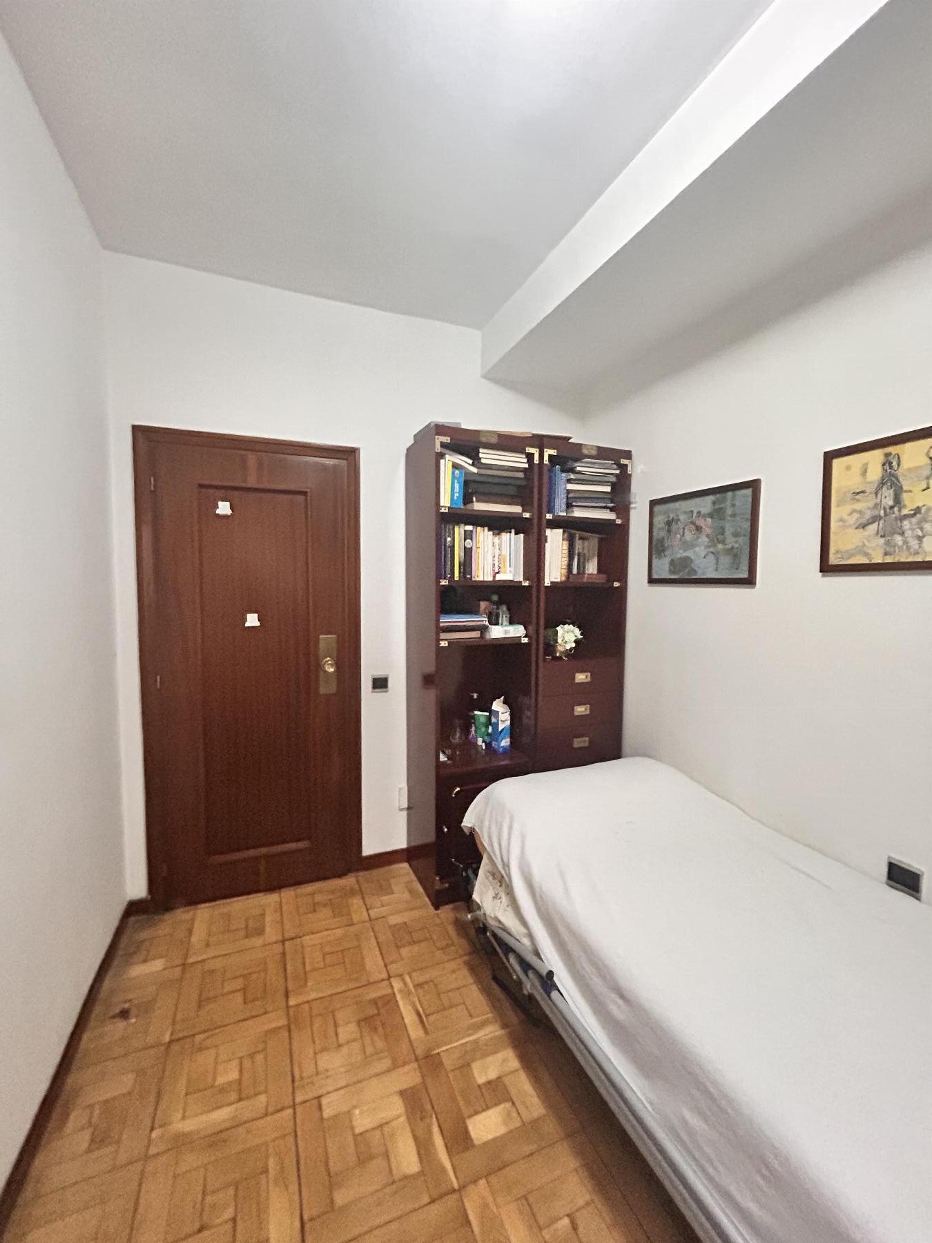 For sale of flat in Madrid