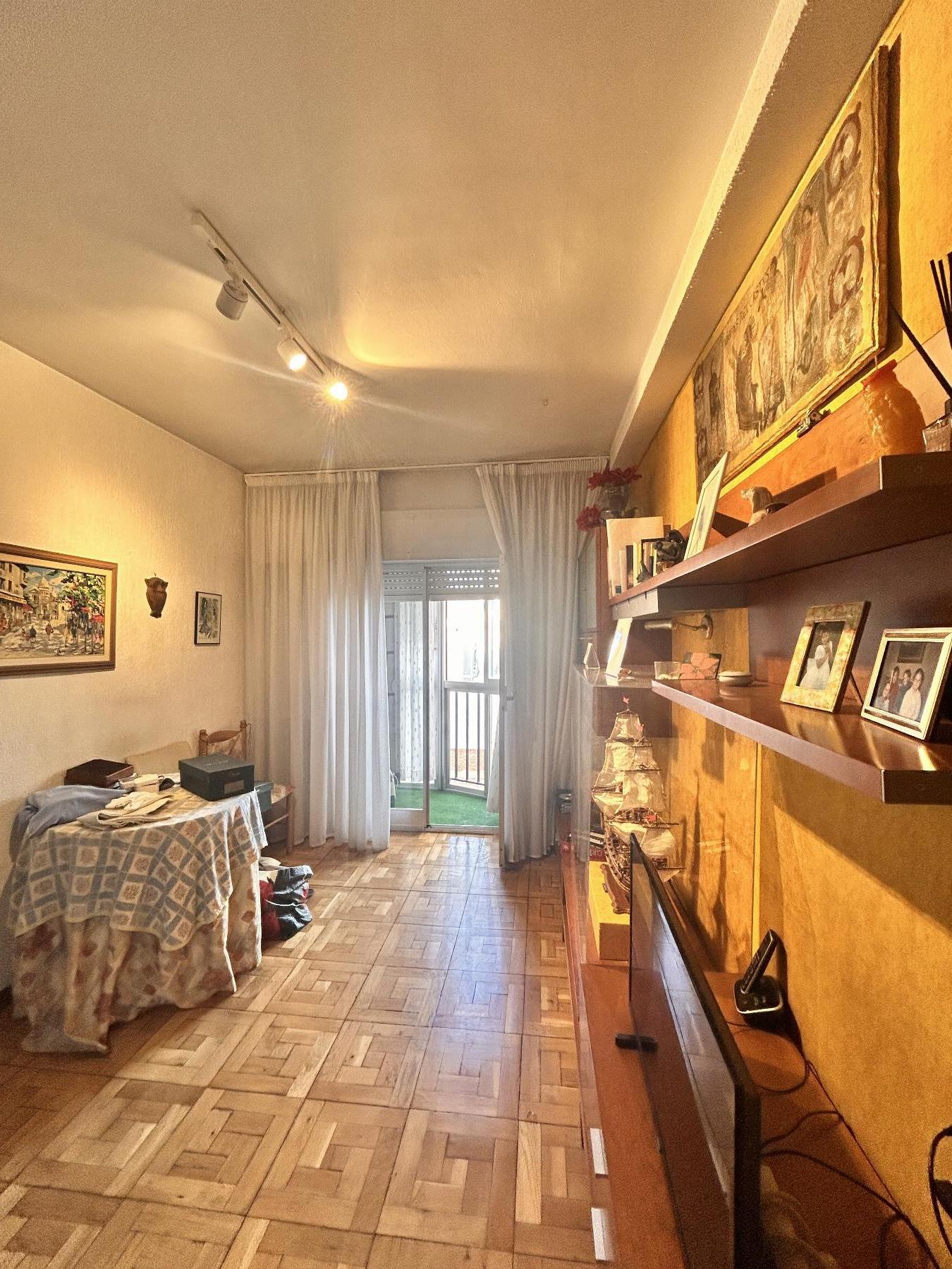 For sale of flat in Madrid