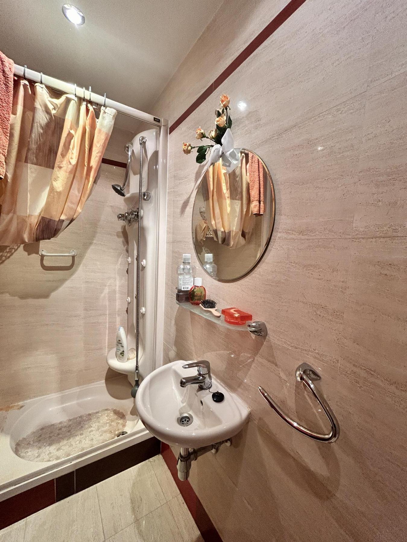 For sale of flat in Madrid
