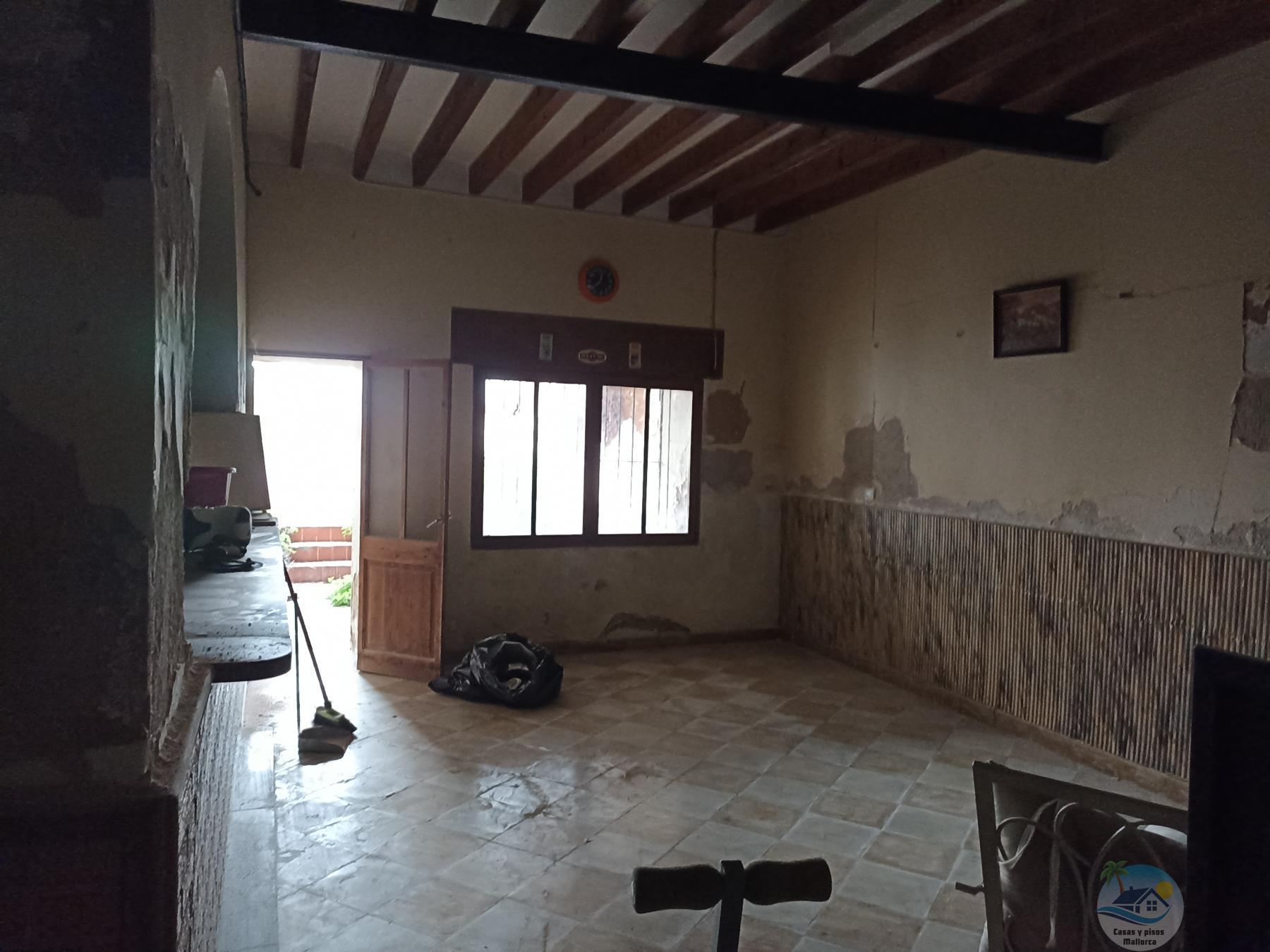 For sale of house in Llubí