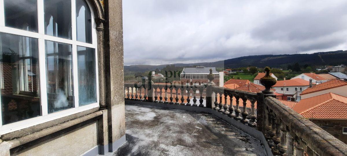 For sale of castle in Forcarei