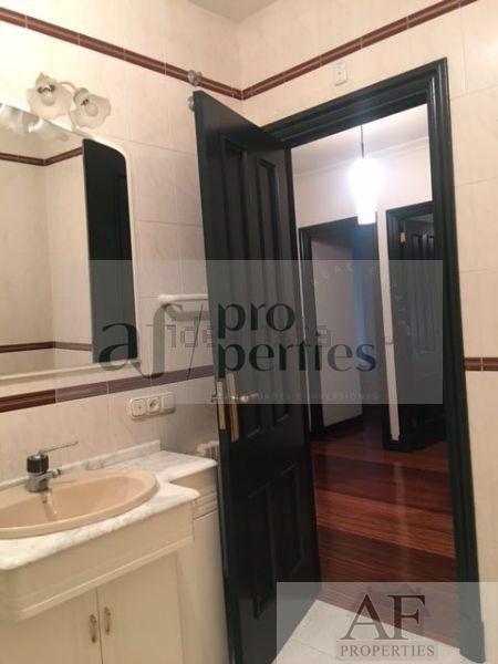 For sale of flat in Santiago de Compostela