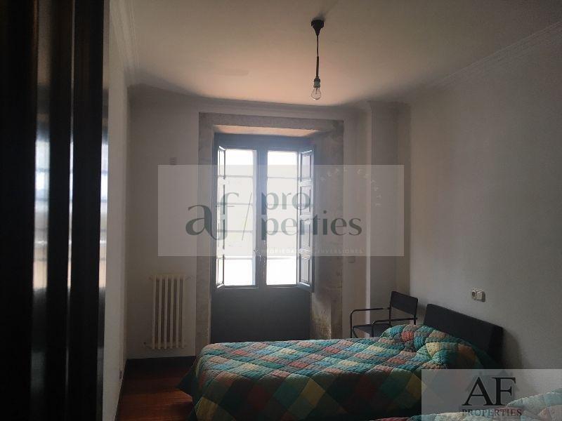 For sale of flat in Santiago de Compostela