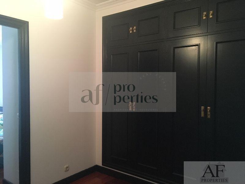 For sale of flat in Santiago de Compostela