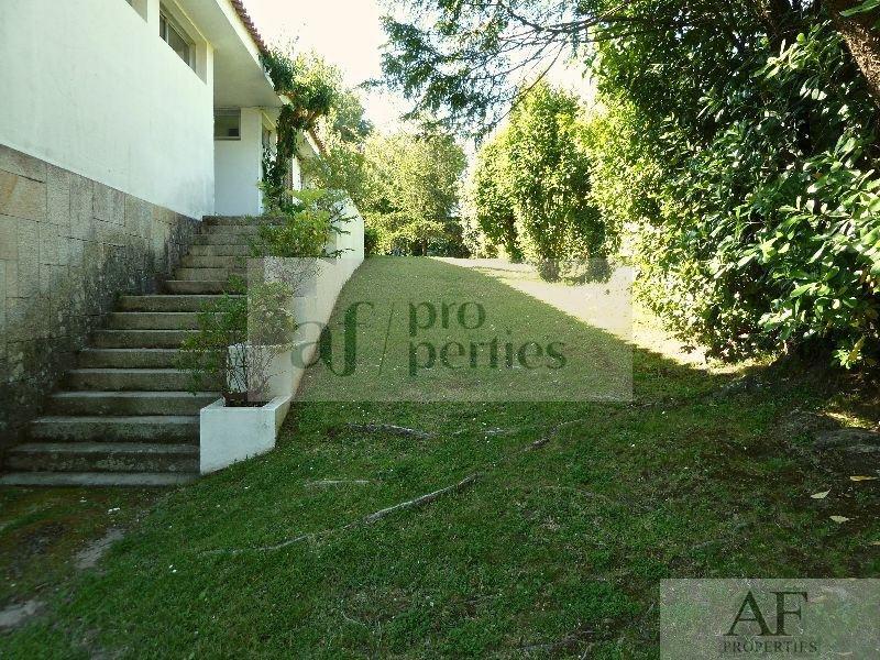 For sale of chalet in Nigrán