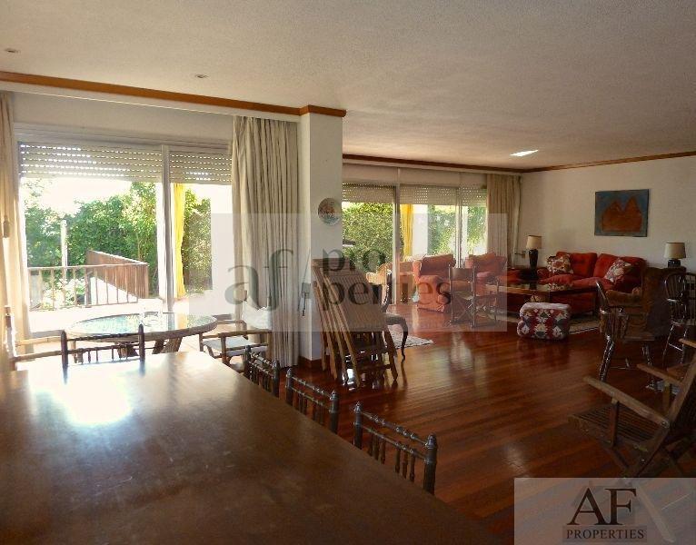 For sale of chalet in Nigrán