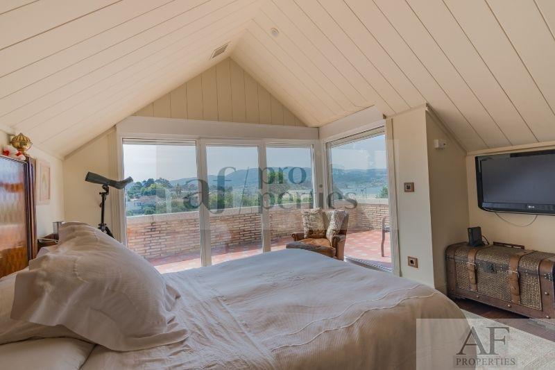 For sale of chalet in Nigrán