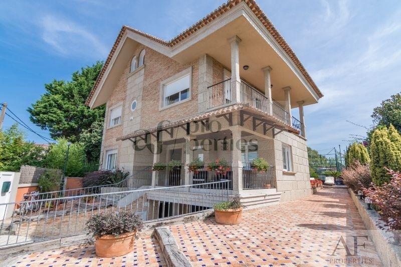 For sale of chalet in Nigrán