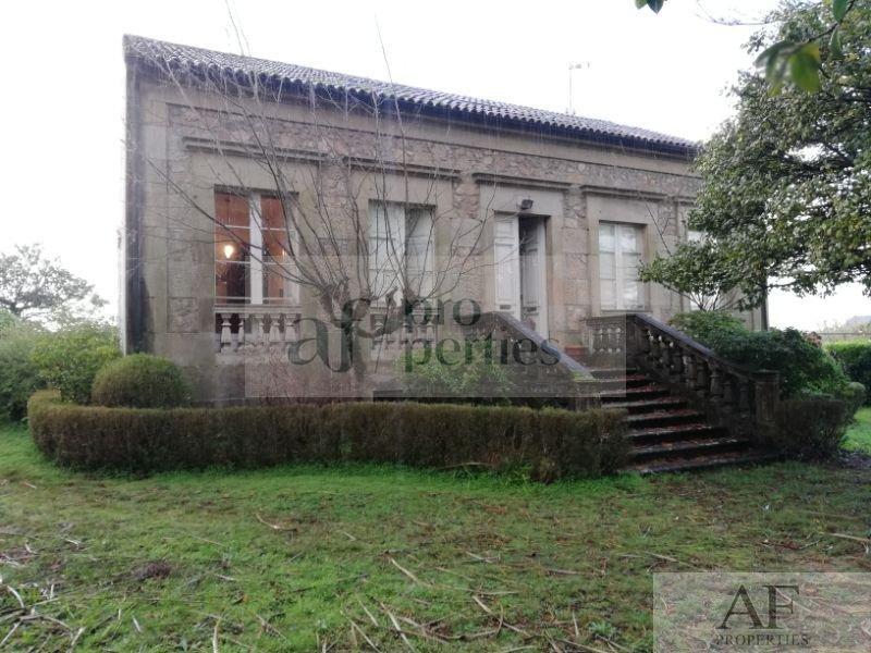 For sale of house in Vilanova de Arousa