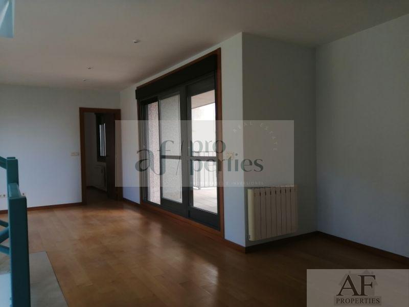 Zu verkaufen von chalet in
 Cangas