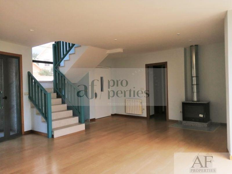 Zu verkaufen von chalet in
 Cangas