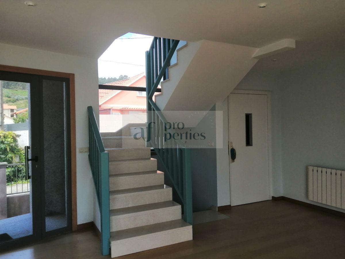 Zu verkaufen von chalet in
 Cangas