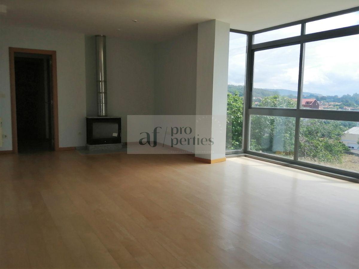 Zu verkaufen von chalet in
 Cangas