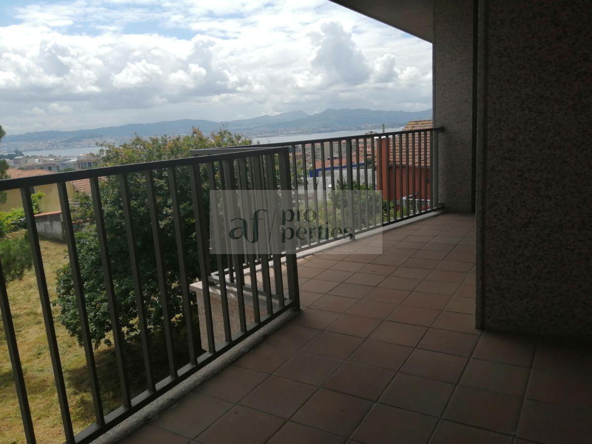 Zu verkaufen von chalet in
 Cangas