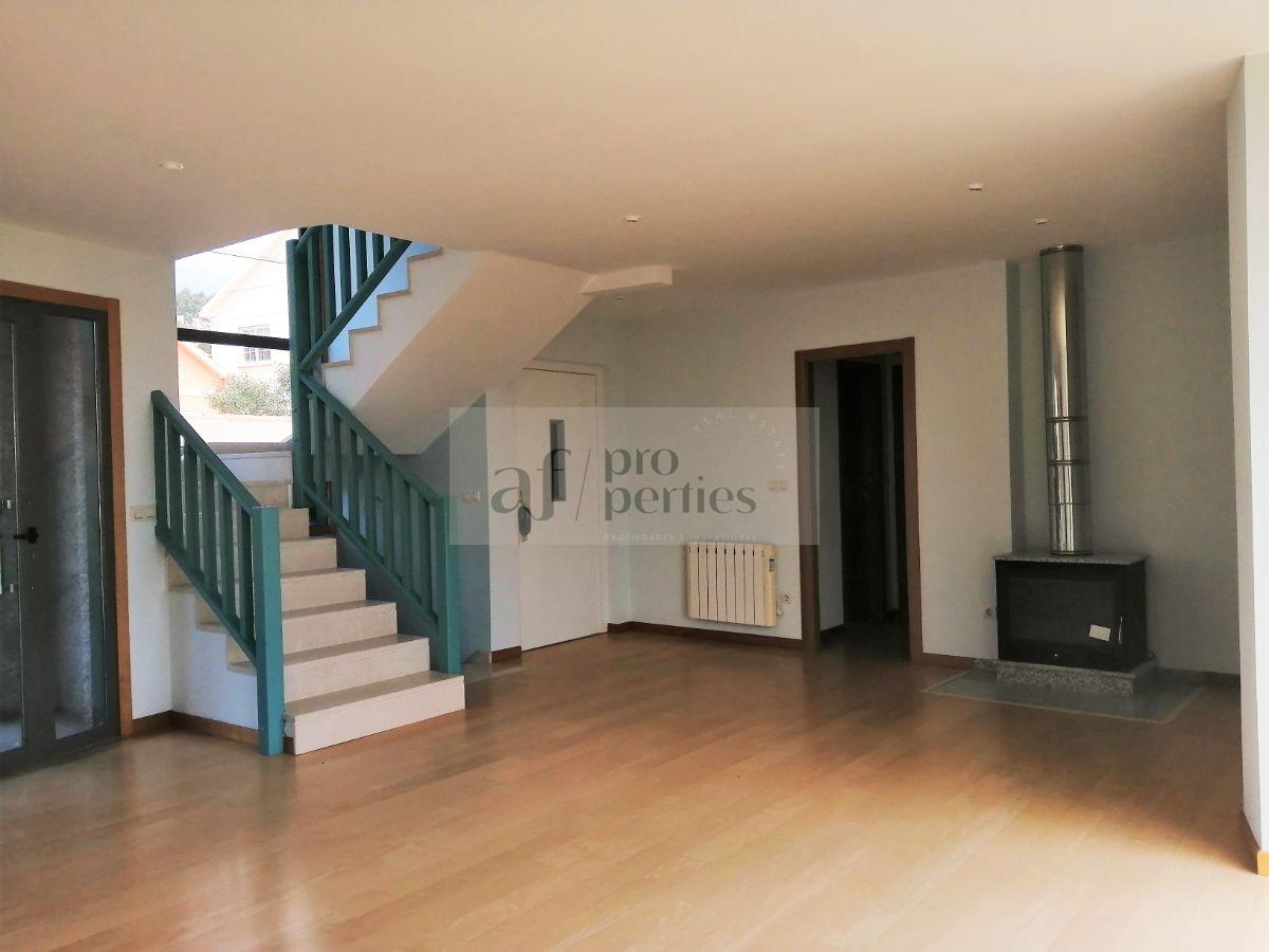 Zu verkaufen von chalet in
 Cangas