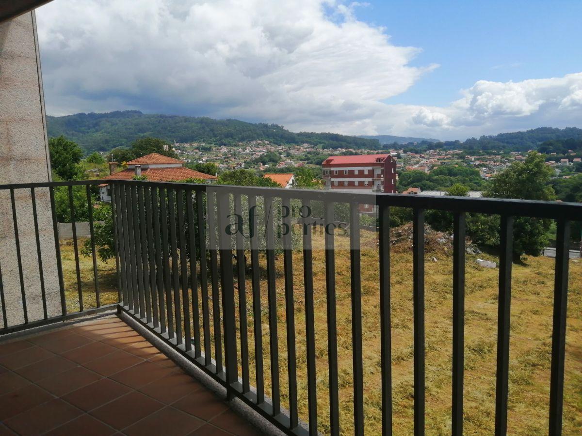 Zu verkaufen von chalet in
 Cangas