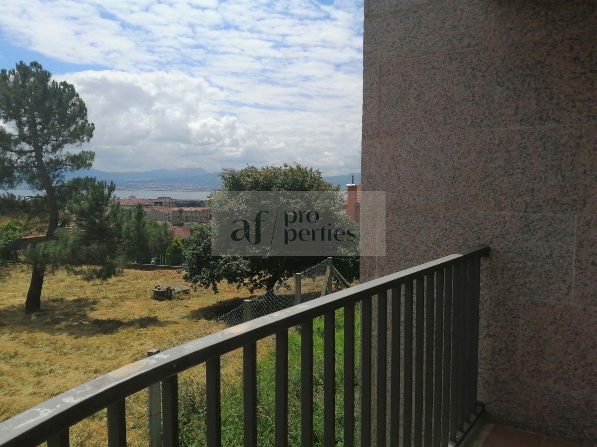 Zu verkaufen von chalet in
 Cangas