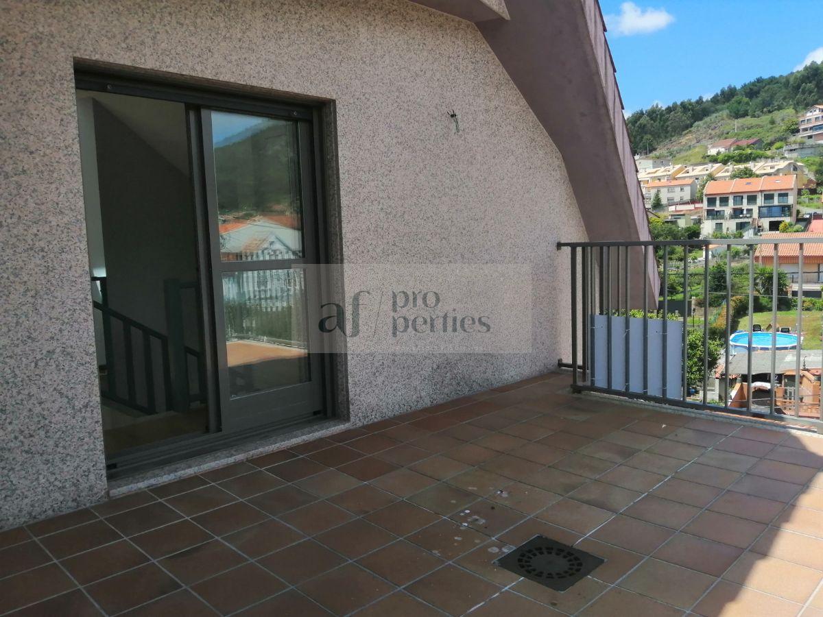 Zu verkaufen von chalet in
 Cangas