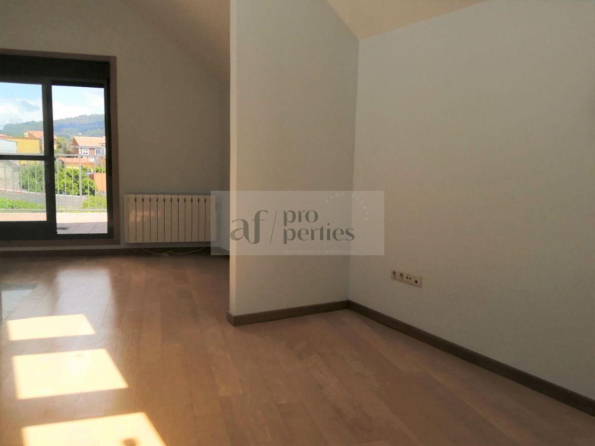 Zu verkaufen von chalet in
 Cangas