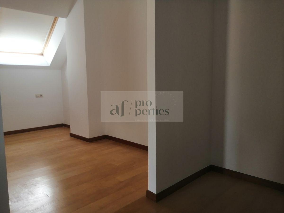 Zu verkaufen von chalet in
 Cangas