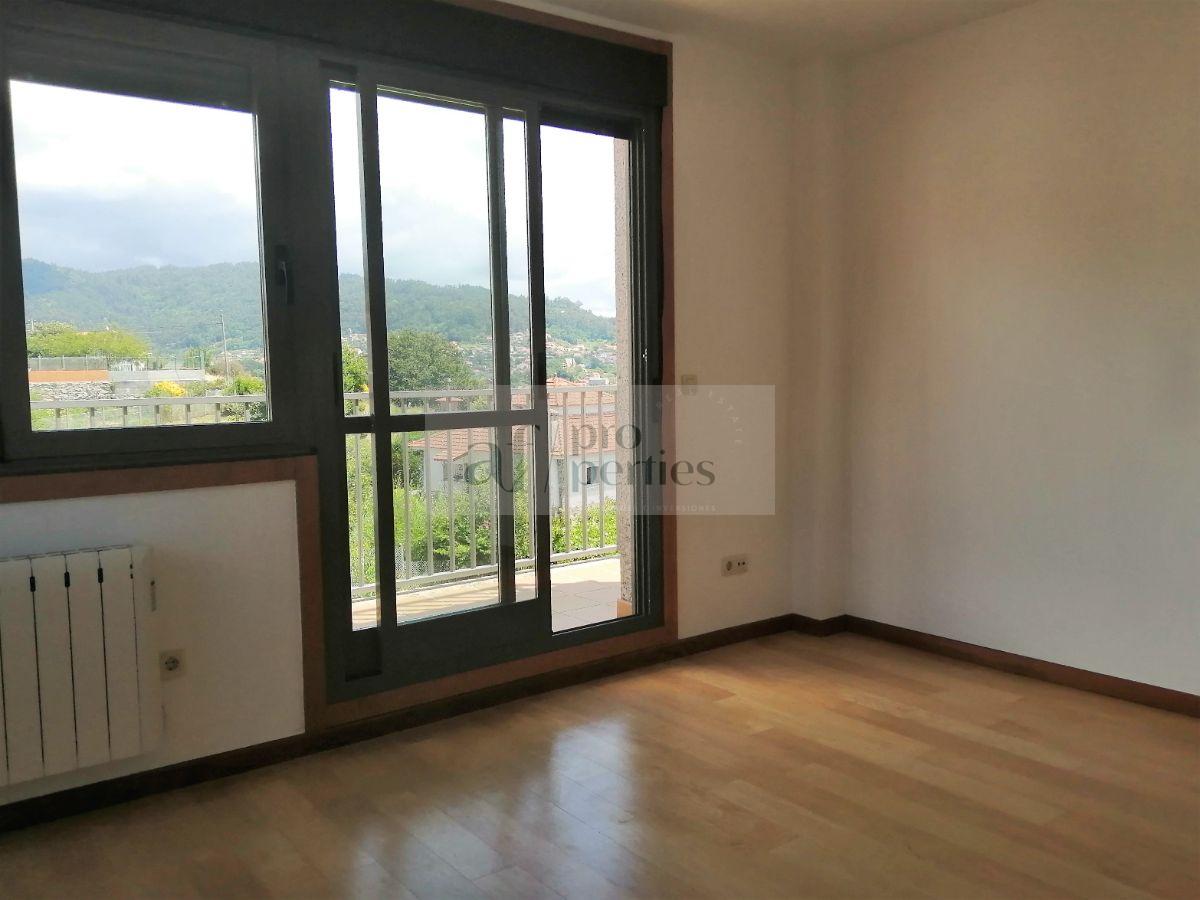Zu verkaufen von chalet in
 Cangas