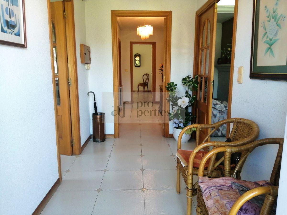 For sale of chalet in Leiro