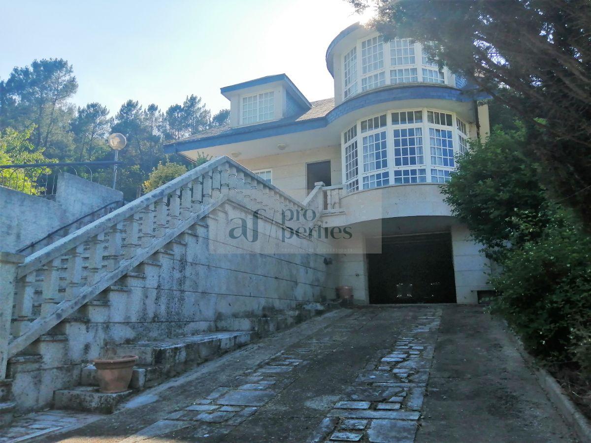 For sale of chalet in Leiro