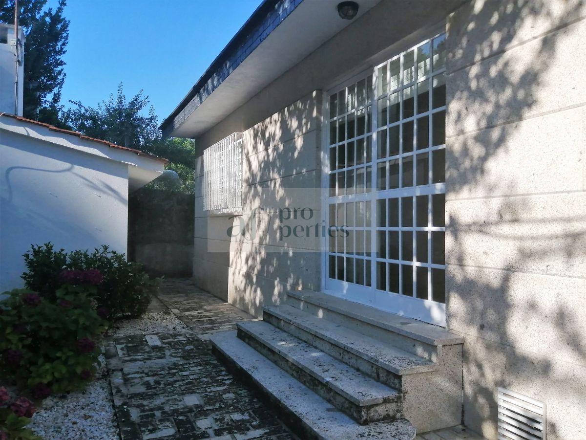 Venta de chalet en Leiro