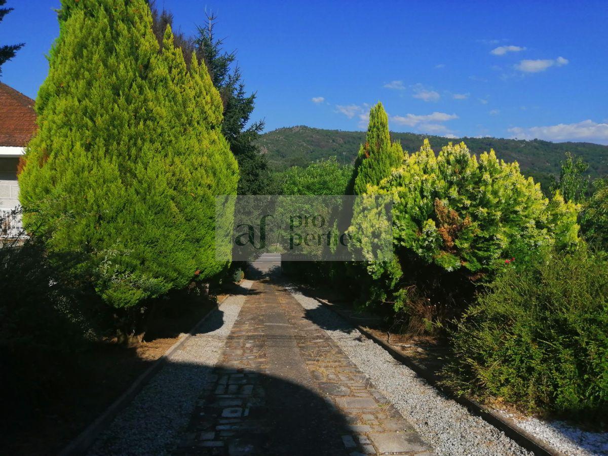 Venda de chalé em Leiro