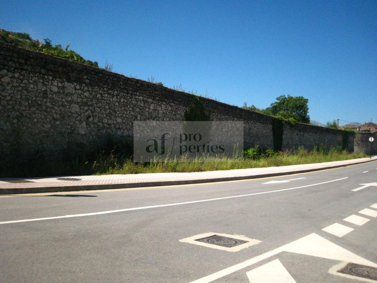 Zu verkaufen von villa in
 Allande