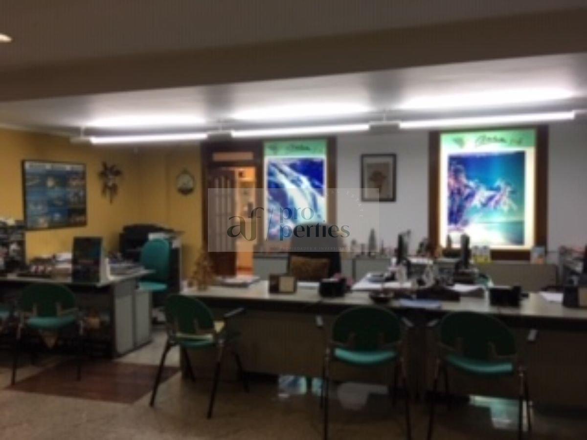 For sale of commercial in Vigo
