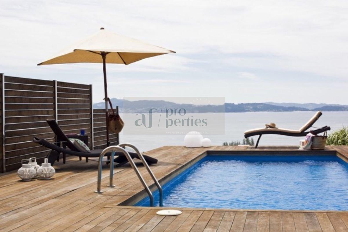 For sale of chalet in Sanxenxo